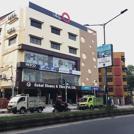 Отель Super Collection O Gokul Residency Near Emami City Dumdum Opposite Raja Palace Dam Dam Экстерьер фото